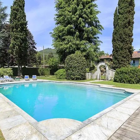 Charming 4 Bedroom With Garden And Pool Villa Lesa