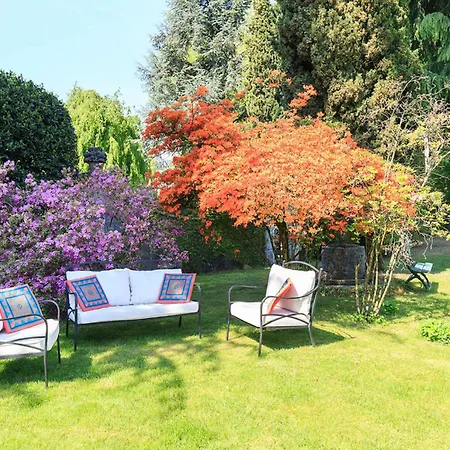 Charming 4 Bedroom With Garden And Pool Villa Lesa